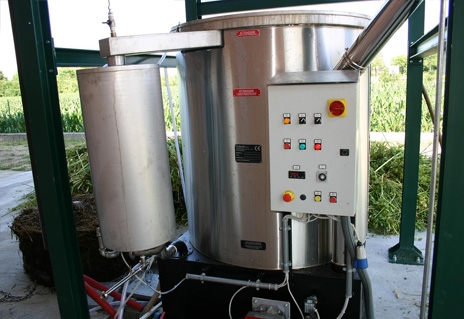 Distillatore monoblocco per erbe officinali 200 Kg